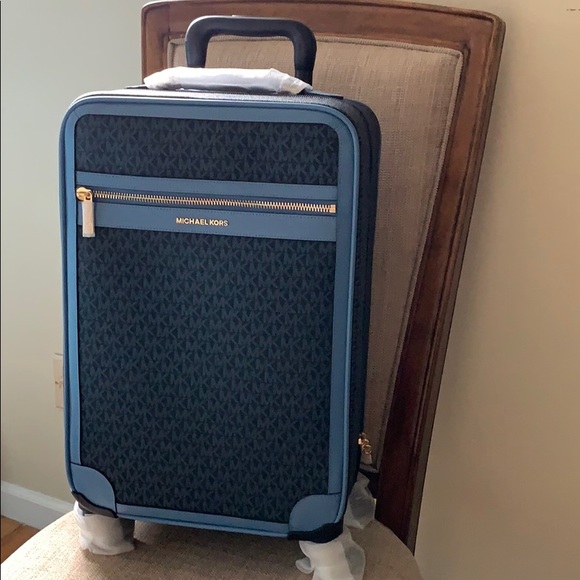 Michael Kors Carry On Luggage and Lg Duffle - Picture 6 of 8